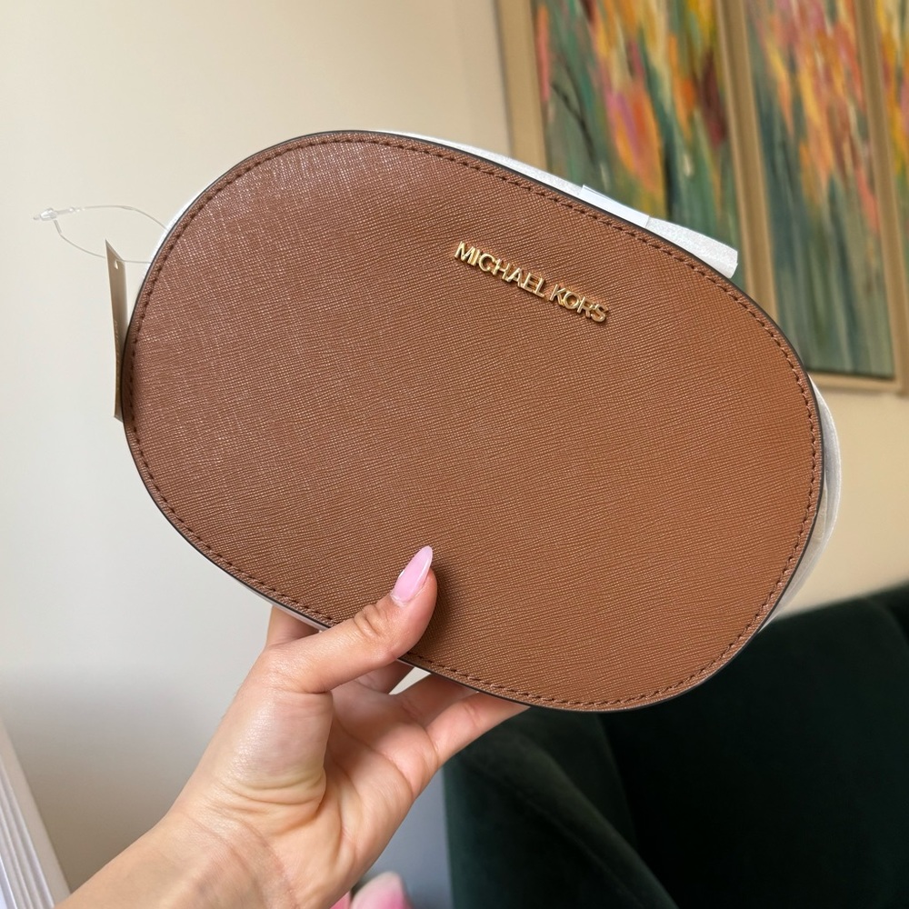 Michael Kors Jet Set Travel Medium Saffiano Leather Crossbody Bag
